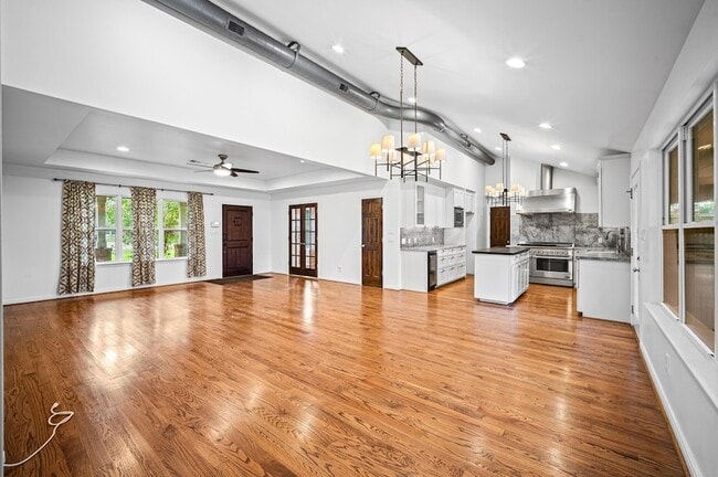Building Photo - 1526 Adkins Rd