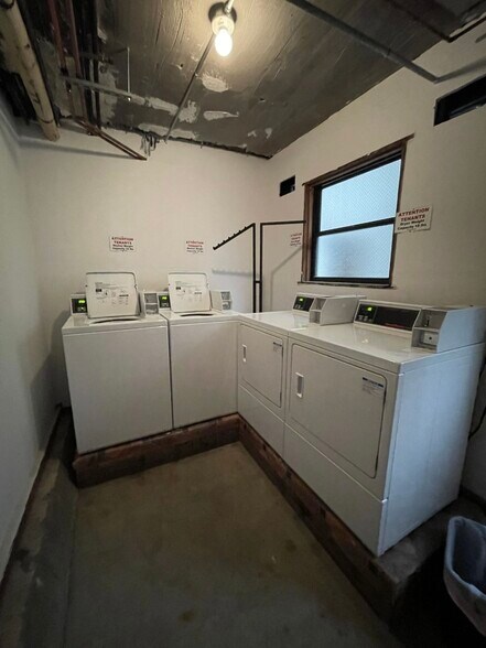 Building Photo - 1225 Bay St