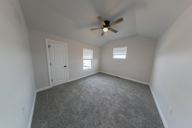 Building Photo - 366 SE 85th Rd