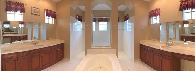 Building Photo - 12225 NW 71st St