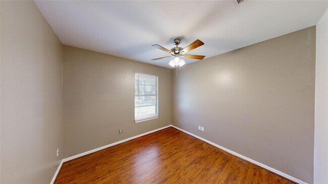 Building Photo - 22306 Rustic Bridge Ln