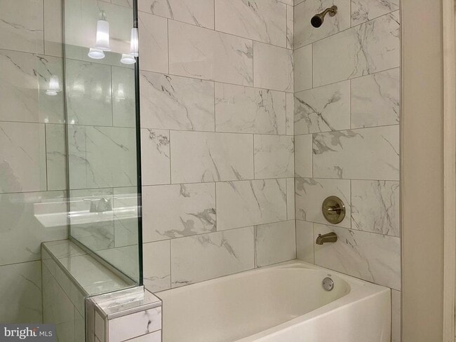 Building Photo - 11854 Breton Ct