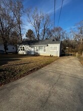 Building Photo - 1889 Clearwater Dr SE