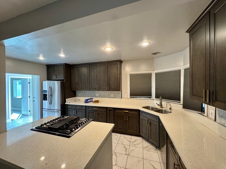 Building Photo - 9636 S Harvard Blvd