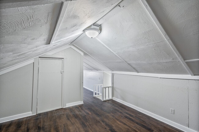 Building Photo - 207 Sunset Ave