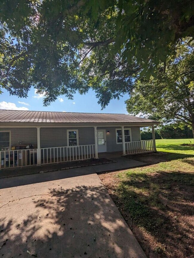 Ponderosa Village 2BD/1BA Duplex 5123 Ponderosa Dr Conover NC 28613