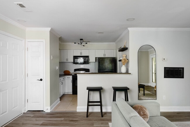 Building Photo - 2711 Randolph Rd