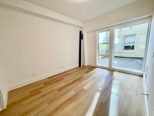 Building Photo - 1740 Broadway