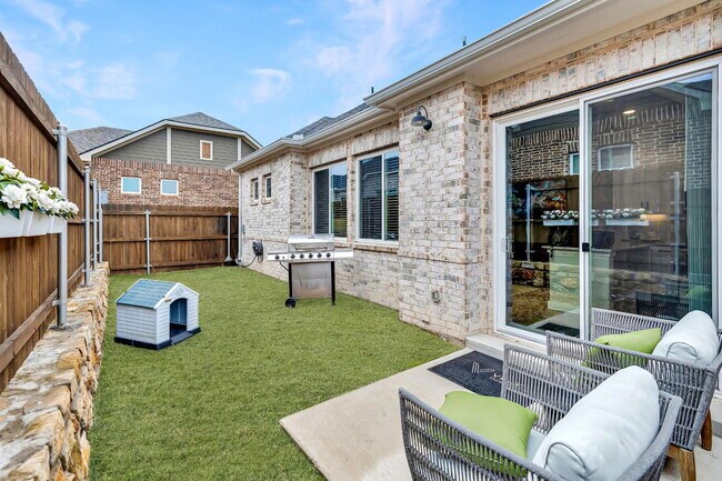 Building Photo - 7261 Borland Dr
