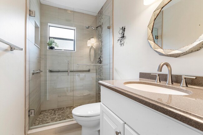 Building Photo - 9815 Pecan Tree Dr