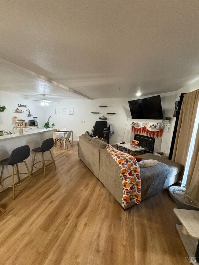 Building Photo - 136 Sea Crest Cir