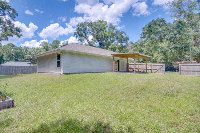 Building Photo - Modern 3/2 Home with Garage, Fenced Yard, ...