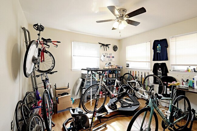 Building Photo - Pet-Friendly Fry's Spring Rental Near UVA