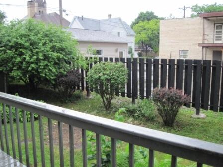 Building Photo - 415 Center St