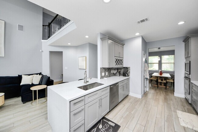 Building Photo - 7542 Lemma Dr