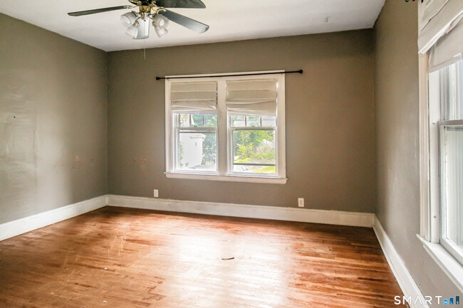 Building Photo - 32 Ingraham Pl