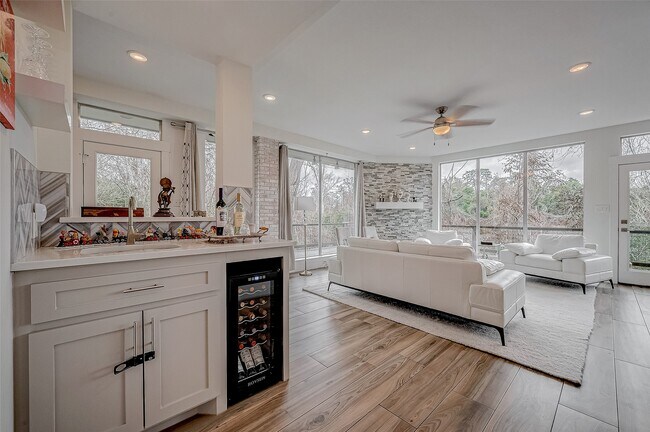 Building Photo - 6628 Bayou Glen Rd