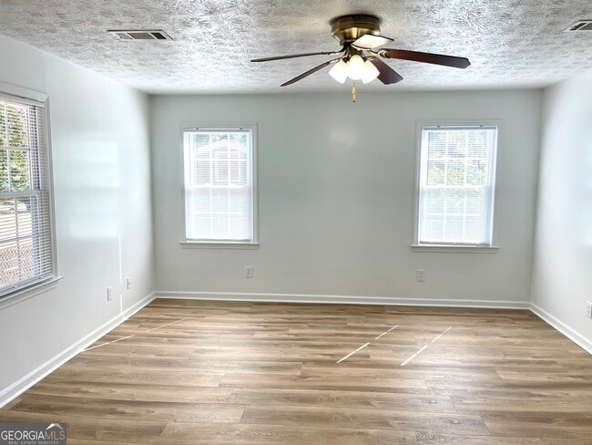 Building Photo - 165 Fieldstone Dr