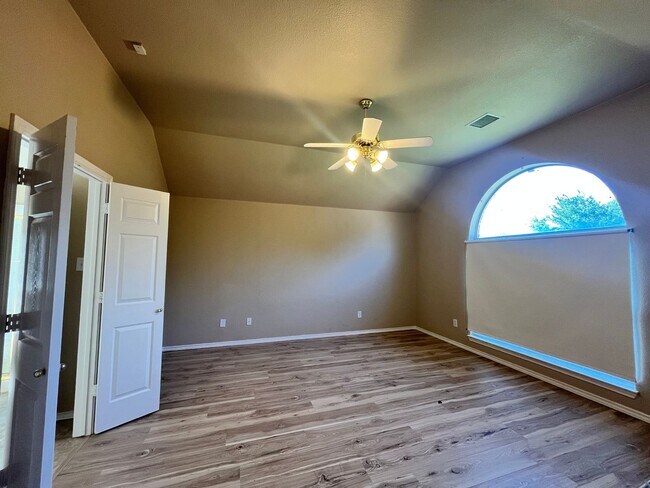 Building Photo - Beautifully Updated 4-Bedroom Home with Community Pool & Excellent Schools!