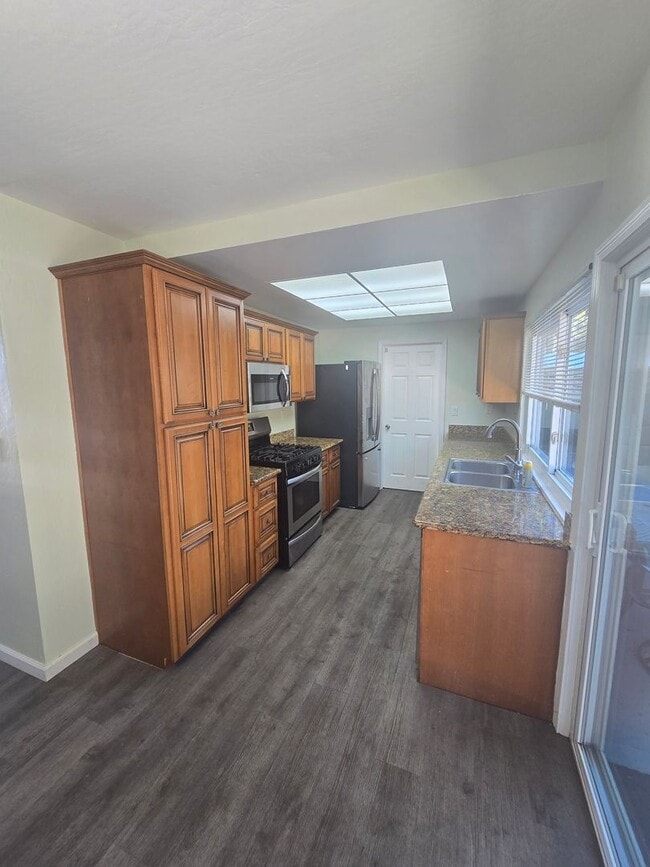 Building Photo - Two story home located in Hilltop Area of ...