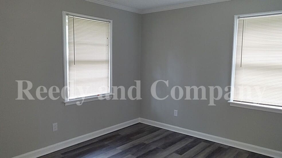 Building Photo - 893 Linwood Rd