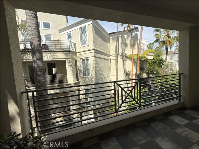 Building Photo - 2233 Martin