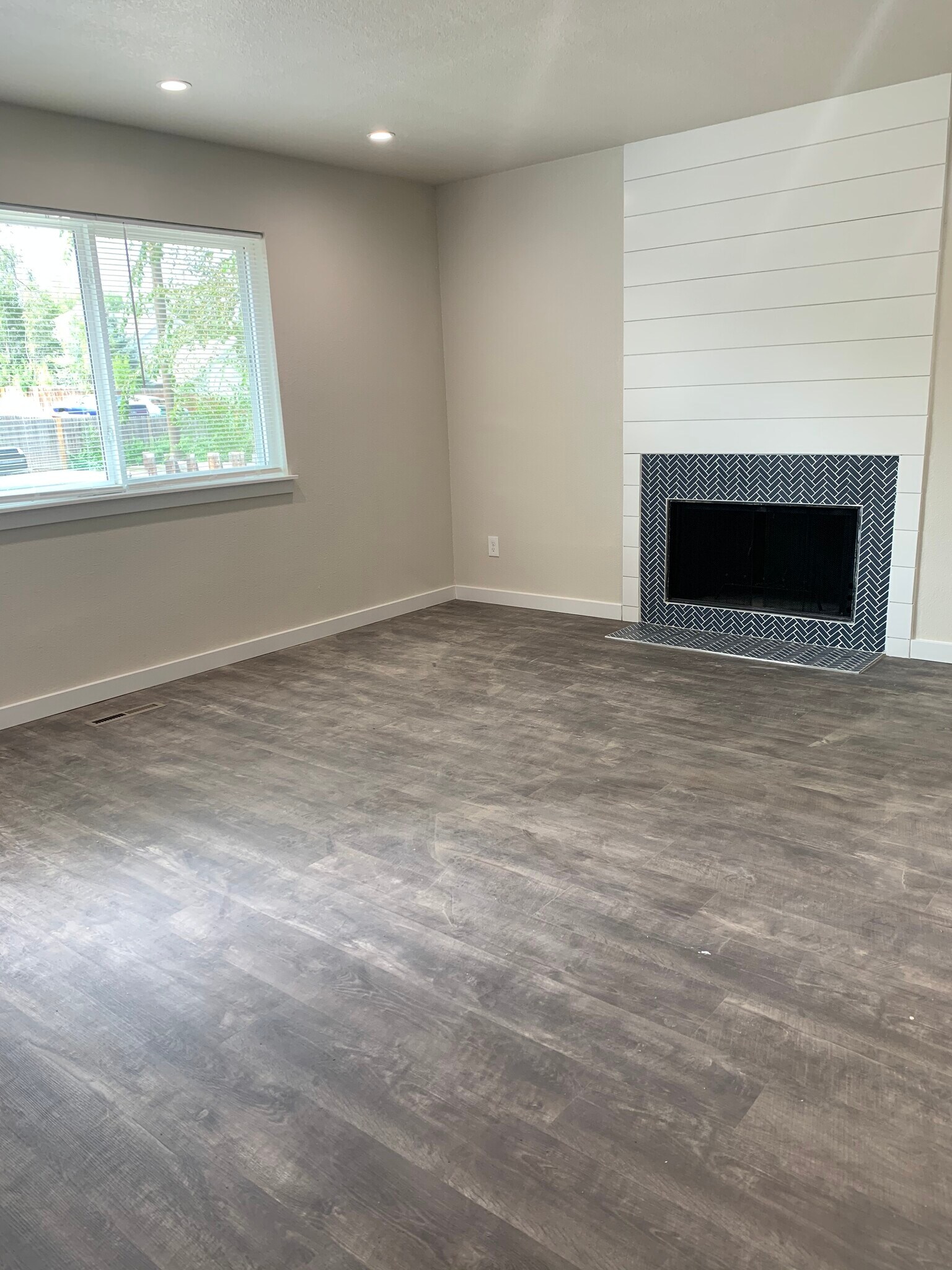 Building Photo - 338 25th Avenue Ct