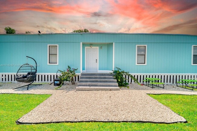 Building Photo - farm stay Sw Extended Stay-1-1