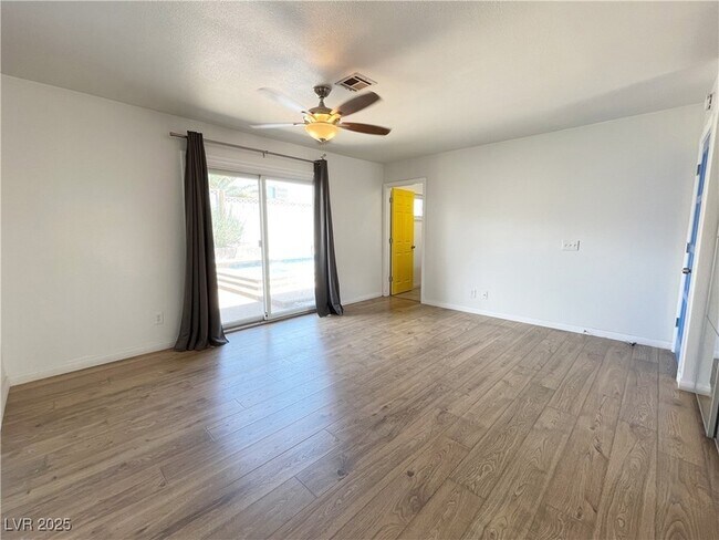 Building Photo - 3548 Silver Bend St