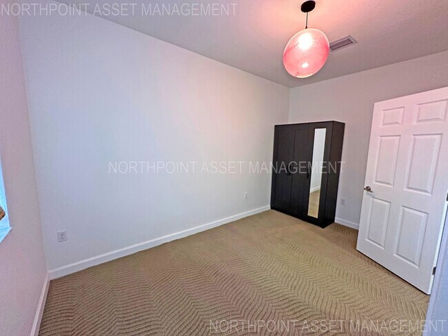 Building Photo - Stylish 3-Bedroom Home with Pool, Garage &...