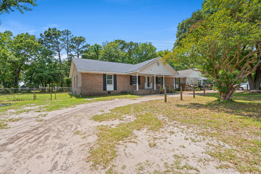 Building Photo - 1337 Dick Pond Rd Unit 1