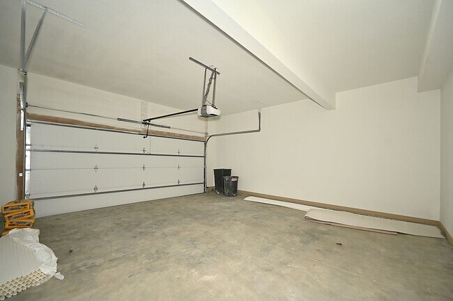 Building Photo - Nice 3 Bedroom, 2.5 bath with 2 car garage...