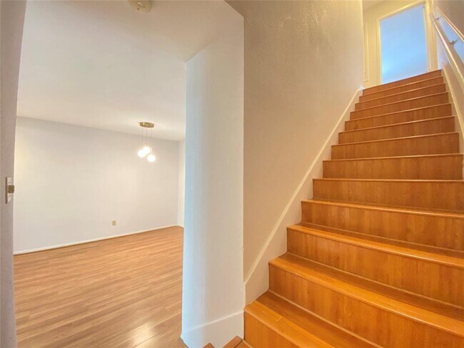 Building Photo - 2601 S Braeswood Blvd