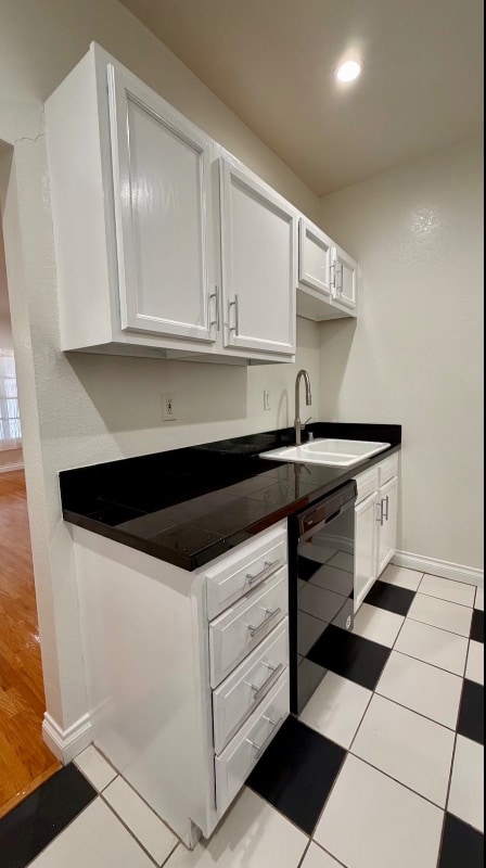 Building Photo - 422 N Spaulding Ave