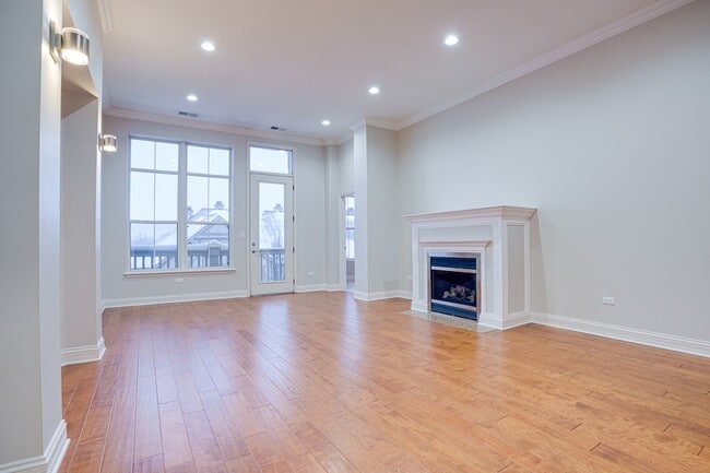 Building Photo - 1781 Tudor Ln