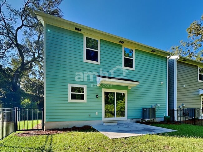 Building Photo - 1502 Brookgreen Dr