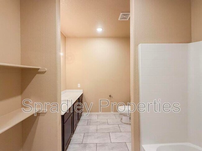 Building Photo - 1249 Jasmine Dr