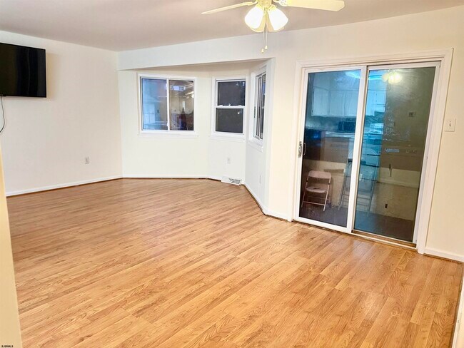 Building Photo - 1444 Mediterranean Ave