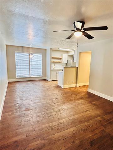 Building Photo - 2211 S Vernon Ave