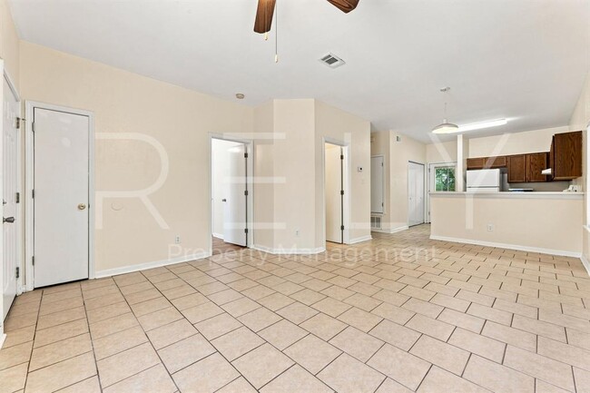 Building Photo - 2908 Whisper Oaks Ln