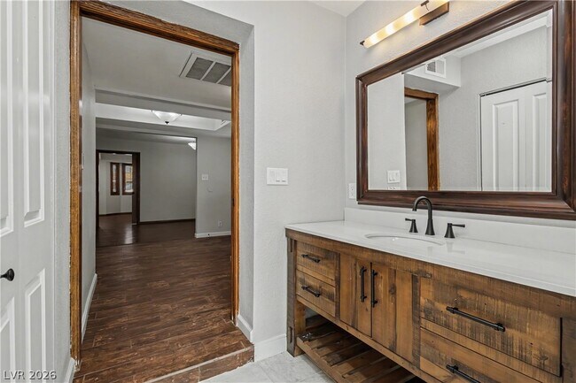 Building Photo - 6908 Kinkenon Dr