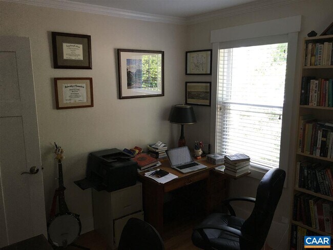 Building Photo - 718 McIntire Rd