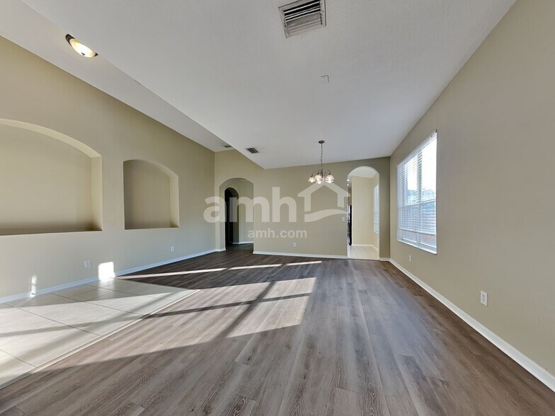 Building Photo - 8807 Sandy Plains Dr