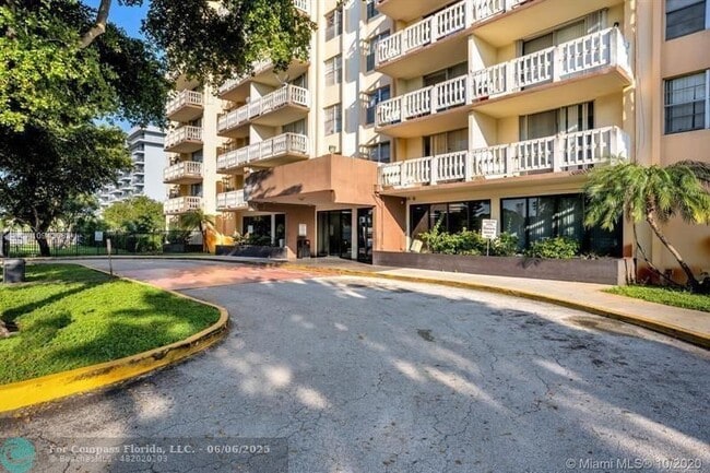 Primary Photo - 15600 NW 7th Ave