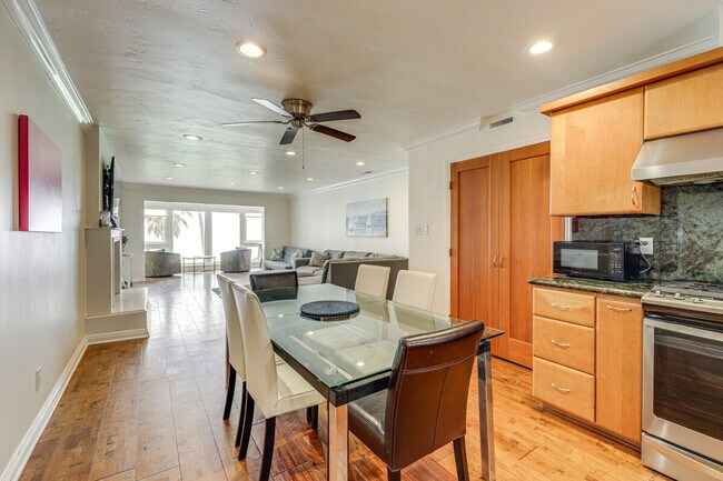 Building Photo - 1039 Coast Blvd