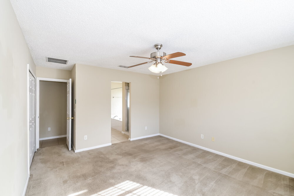 Building Photo - 9425 Harrier Ct