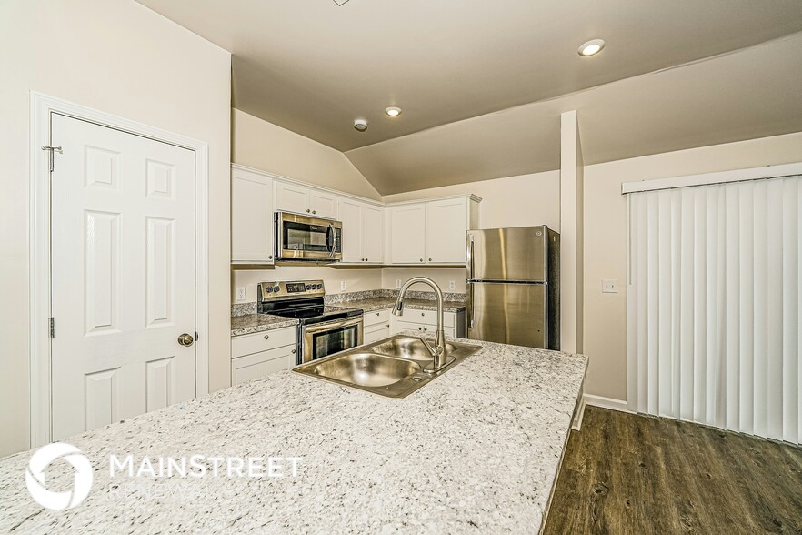 Building Photo - 148 Jonathan Dr