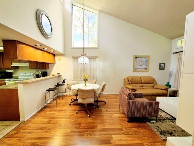 Building Photo - 20 Woodlake Pl