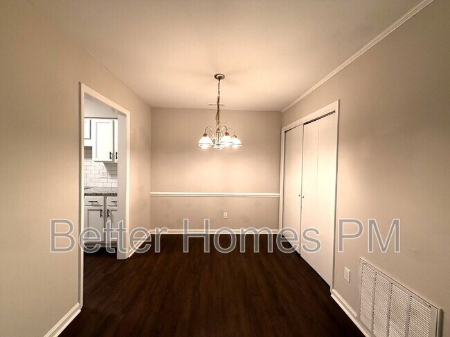 Building Photo - 4840 N New Hope Rd