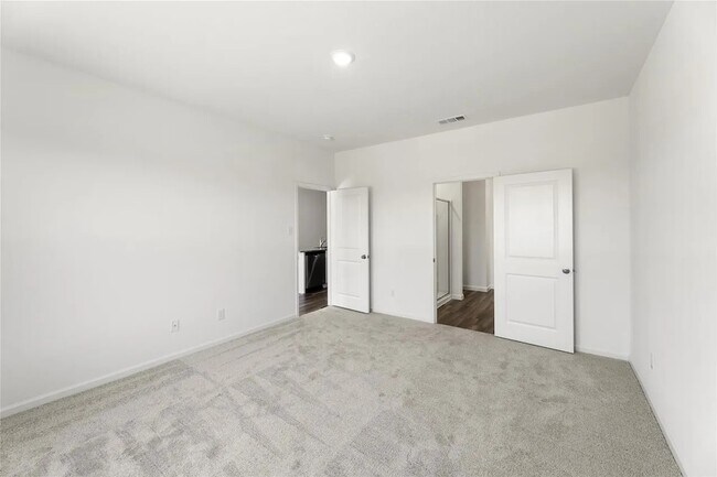 Building Photo - 1828 Sandlin Dr